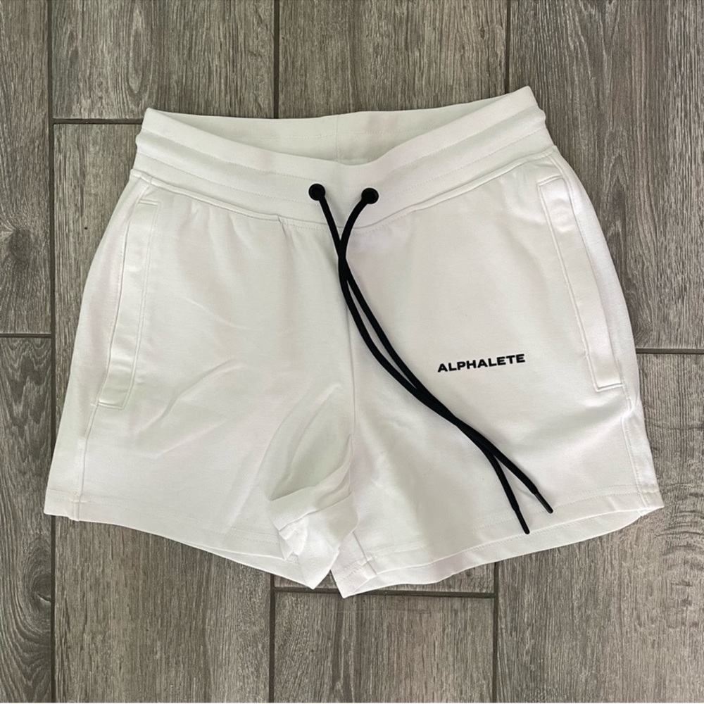 NEW ALPHALETE Women’s White Core Essential Shorts